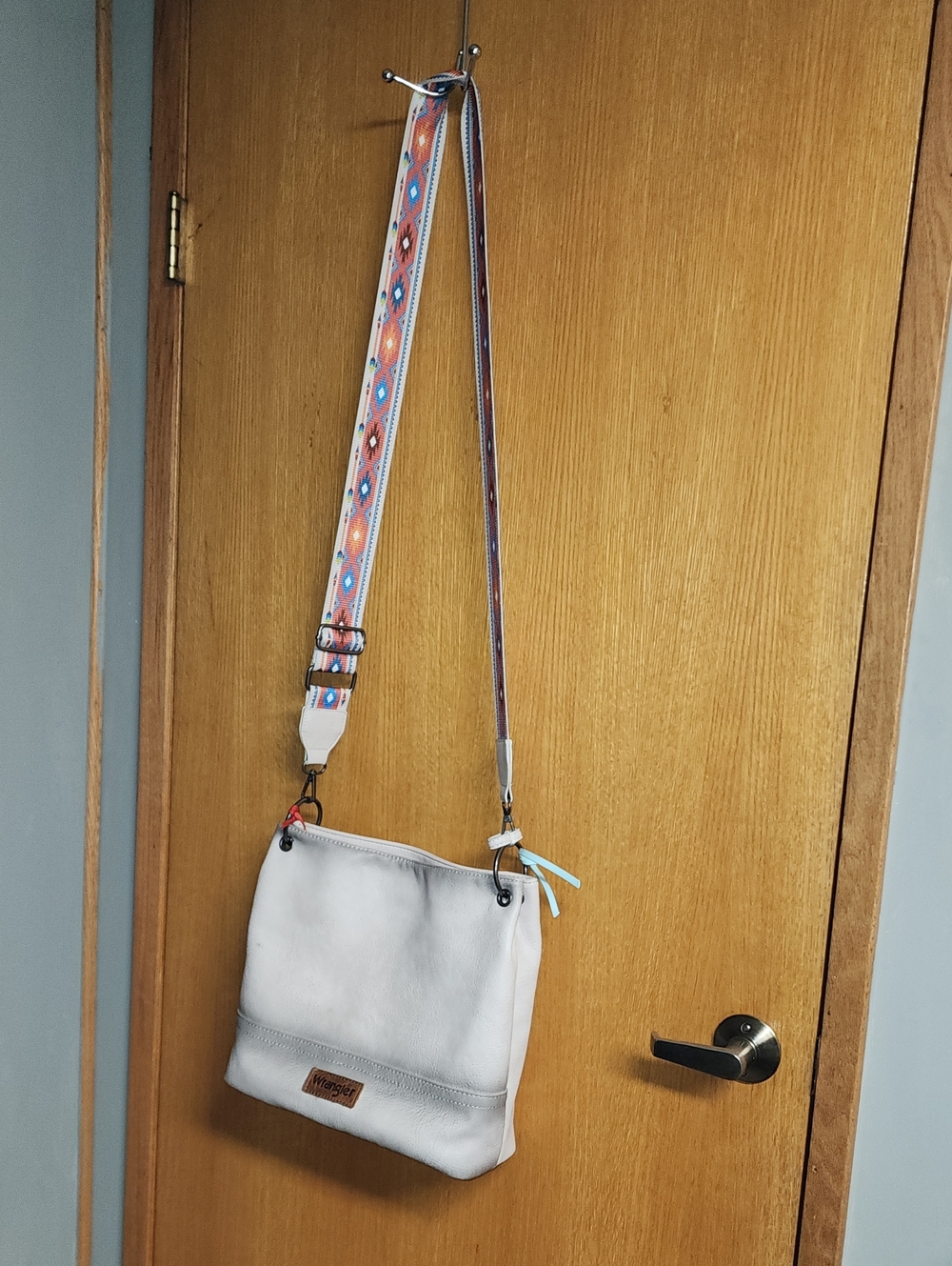 Wrangler White Crossbody Bag with Multicolor Patterned Strap
